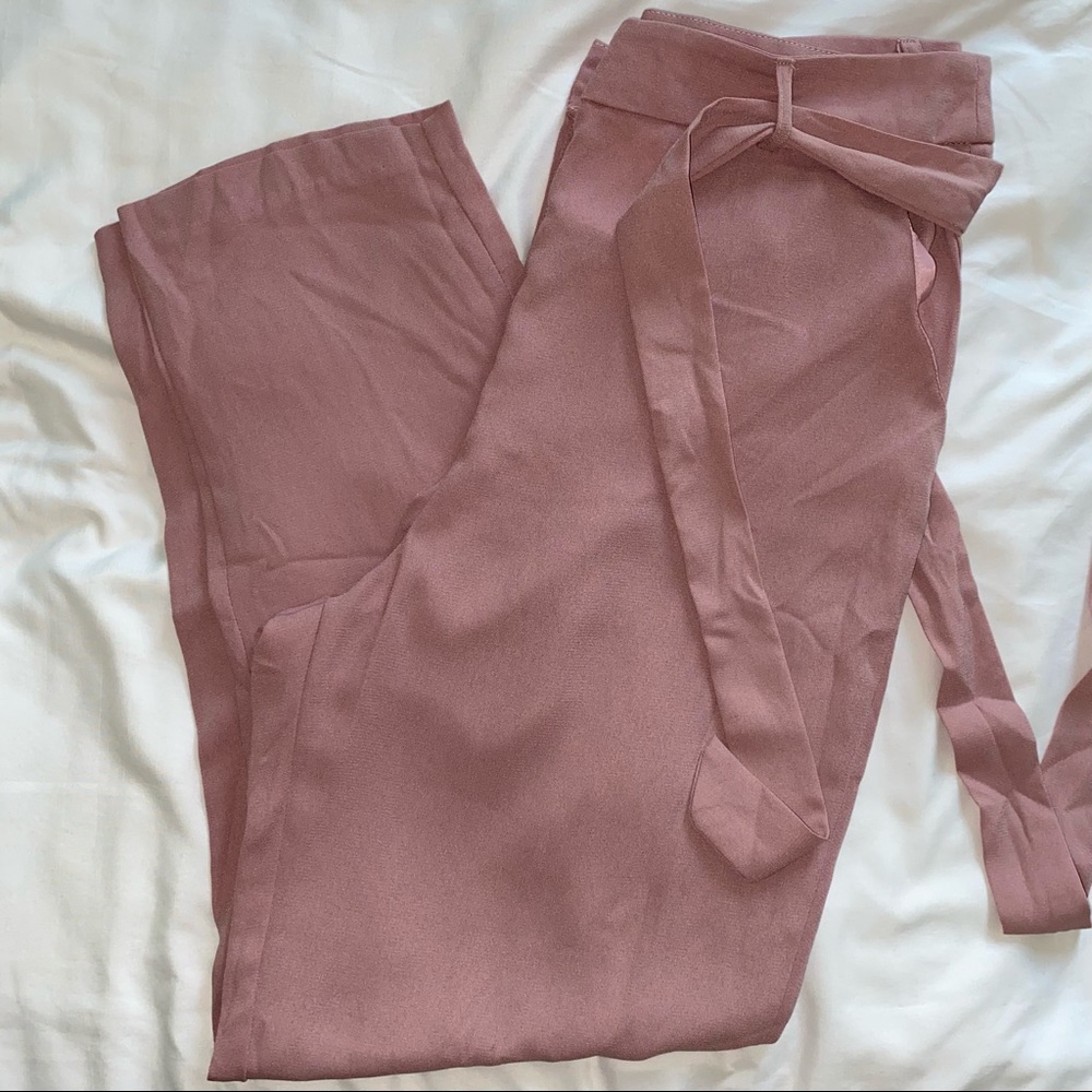 Mauve high waist cigarette pants with belt